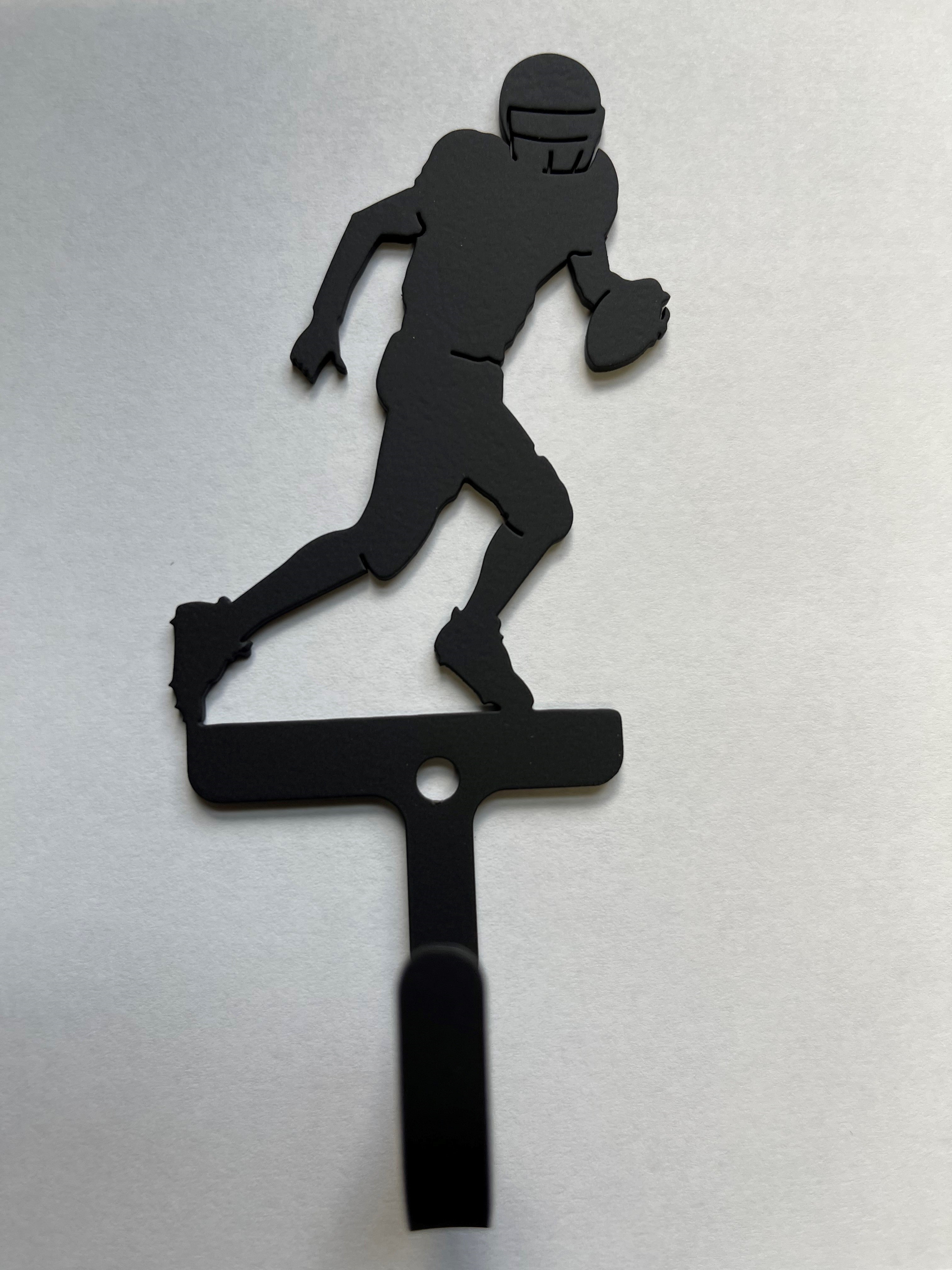 Patère murale décorative en fer forgé en forme de joueur de football, petite taille, orientée vers la droite